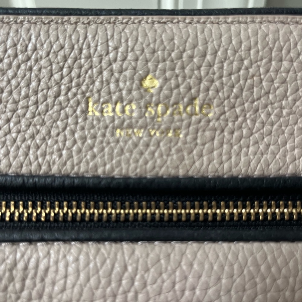 Kate Spade. - Picture 3 of 5
